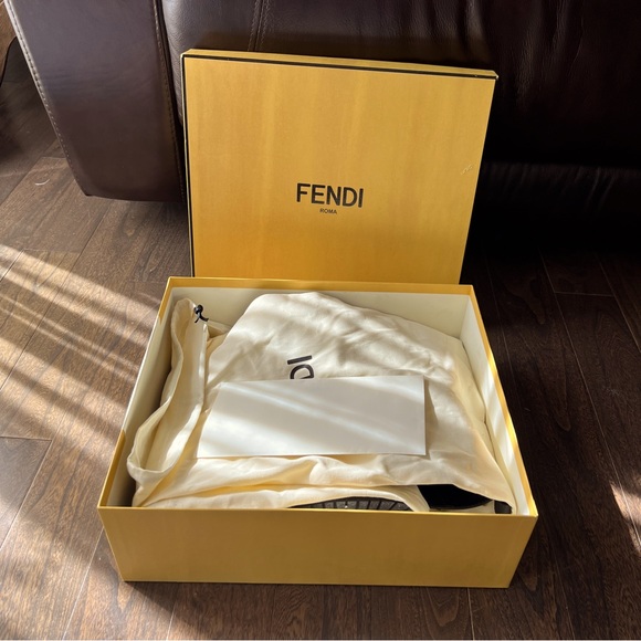 Fendi 3-inch hidden heel boots EU 39, fits 8.5 comfortably - Picture 4 of 6